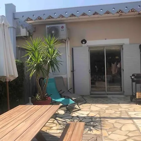 Avec Piscine, Parking, Clim Villa