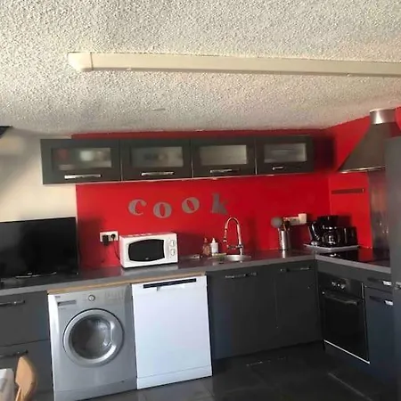 Avec Piscine, Parking, Clim Villa